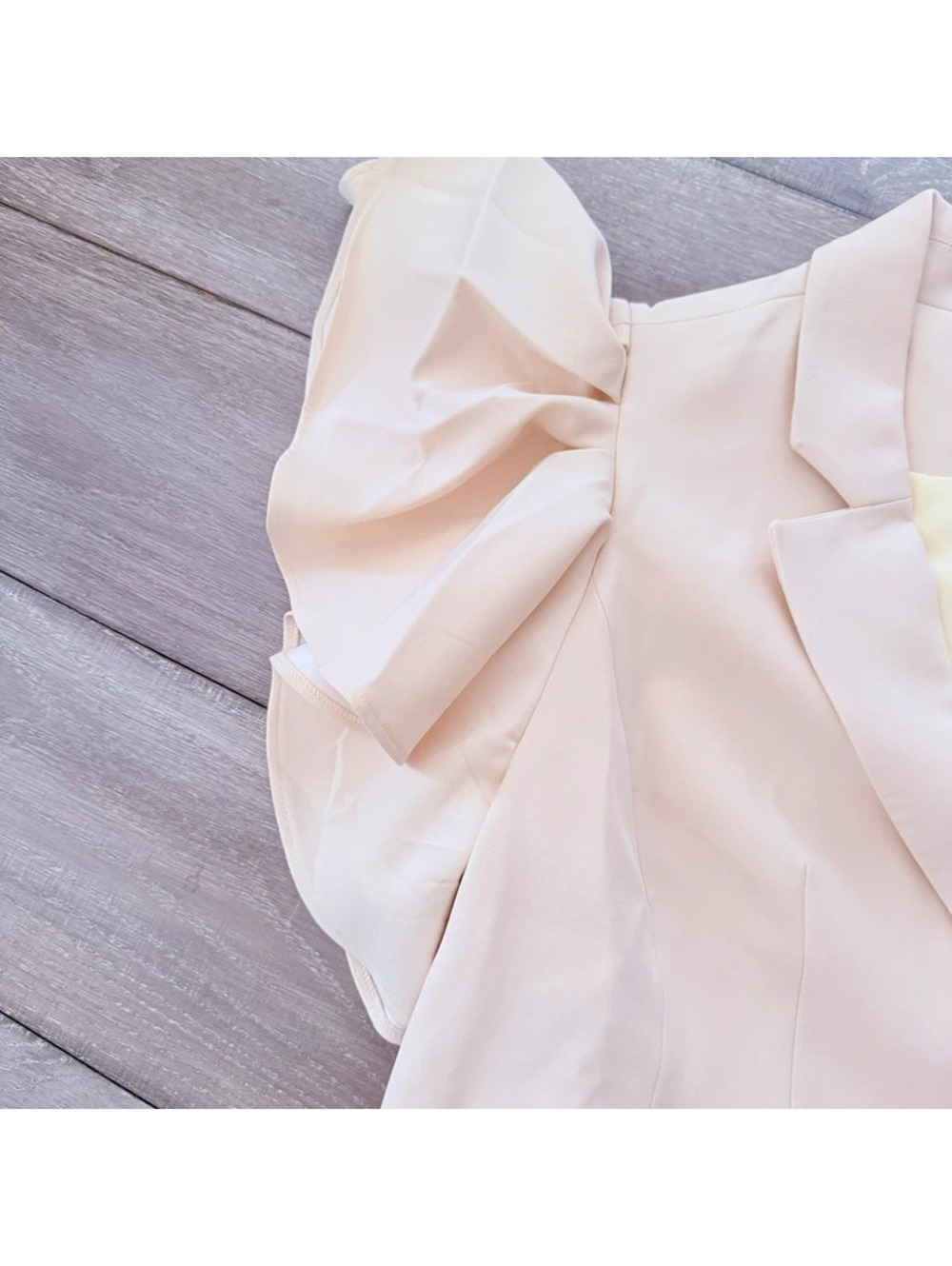 Eloquii cream short flutter short sleeve blazer - Picture 4 of 5